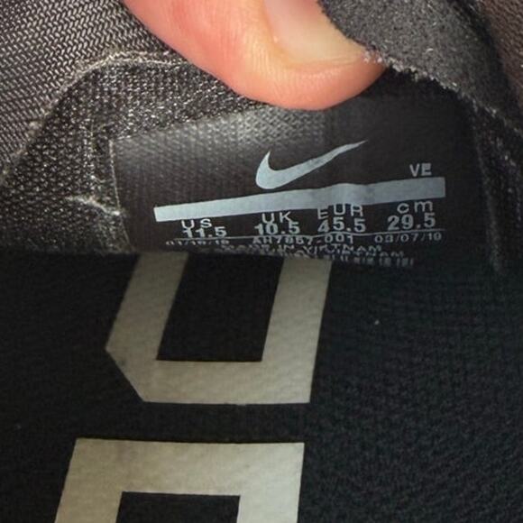 Nike Air Zoom Vomero Men's 11.5 Black White Gray Running Shoes - Picture 12 of 12